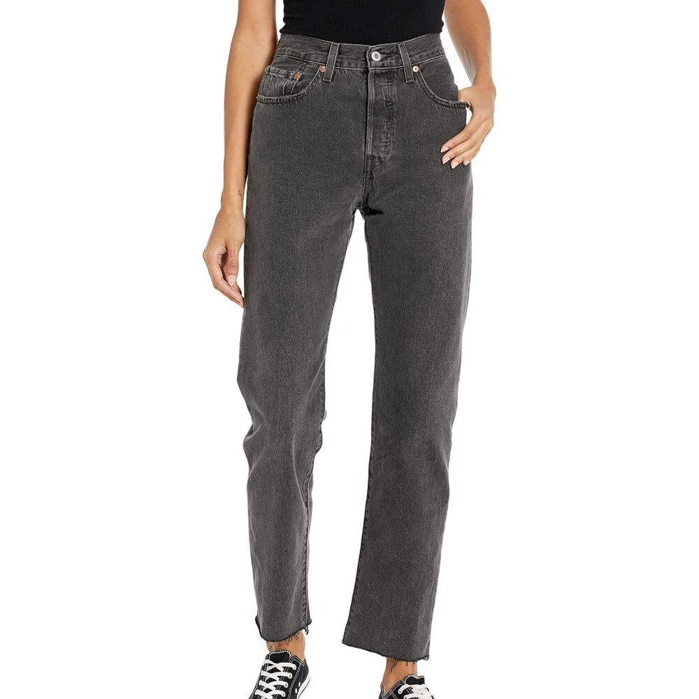 levi’s 501 original fit jean in "black stonewash" ♡ like new